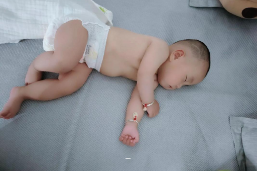 吉安怀孕感觉自己心跳明显